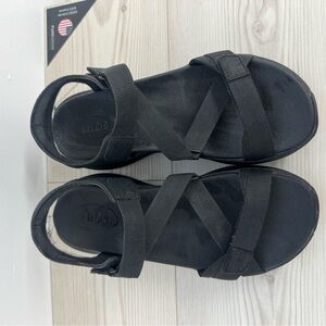Taos Footwear Black Slide Sandals